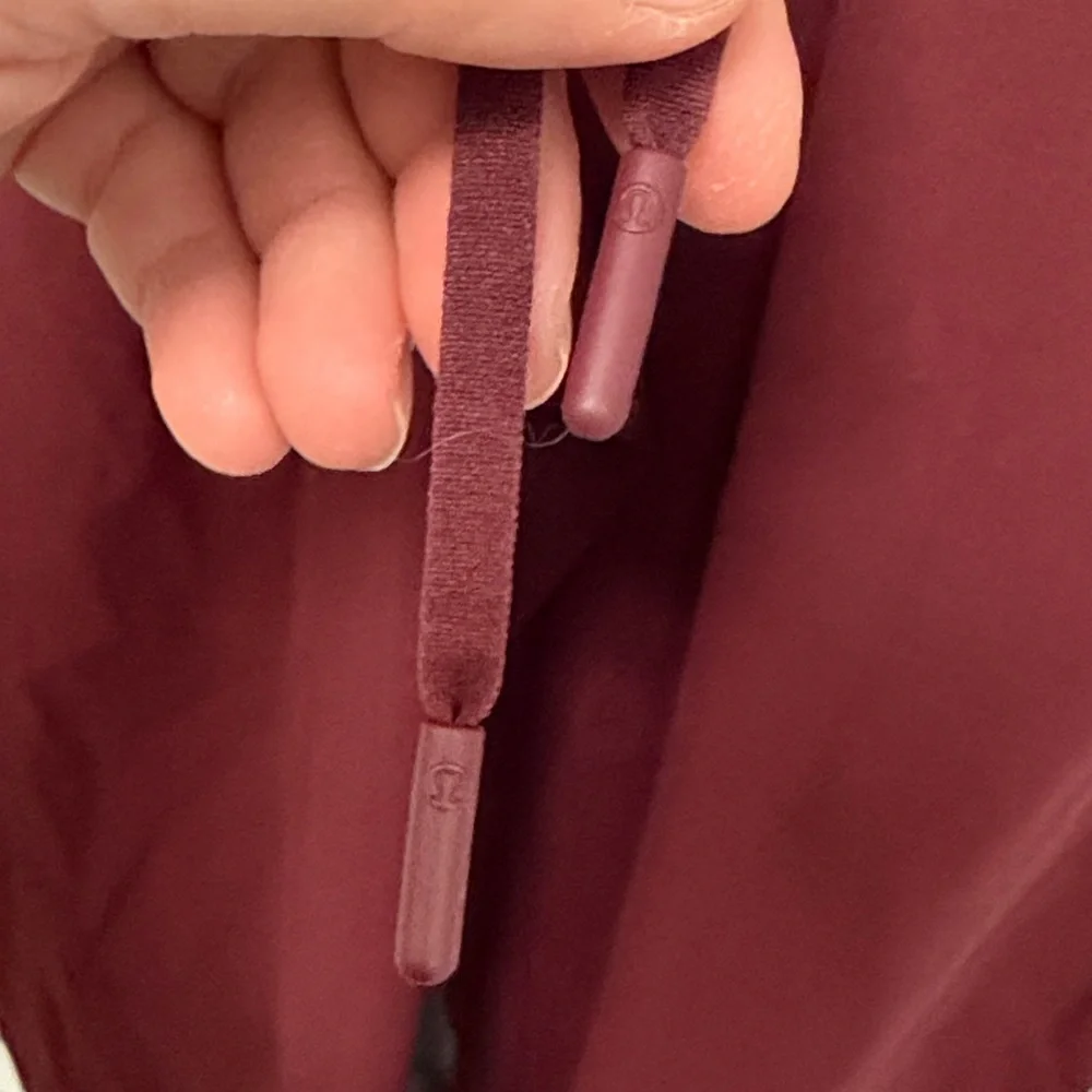 Lululemon Women’s On the Fly Burgundy Straight Leg GATORADE Pant Size 6‎ ACTIVE